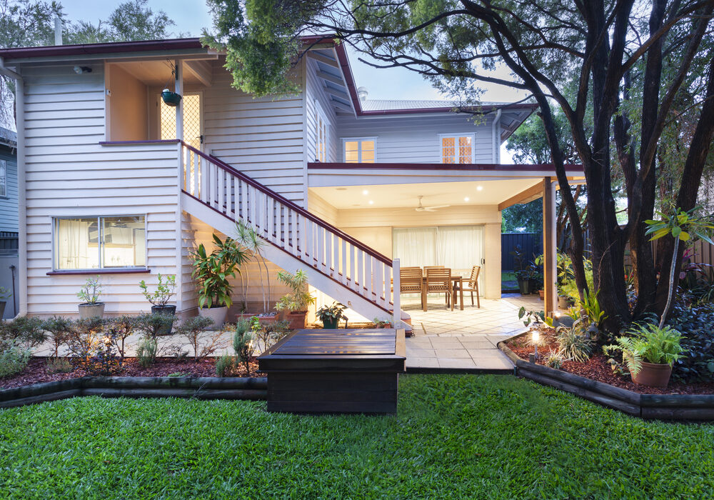 Stylish,Australian,Home,At,Dusk